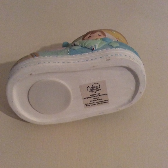 Precious Moments Baby Shoe Bank - Picture 7 of 8